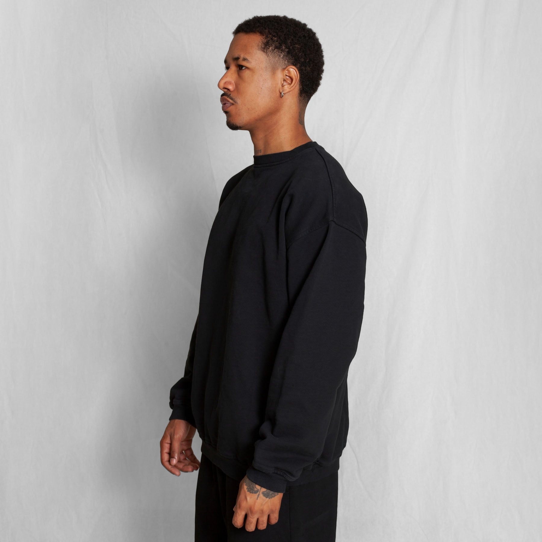 Buzo Crewneck Negro 400G