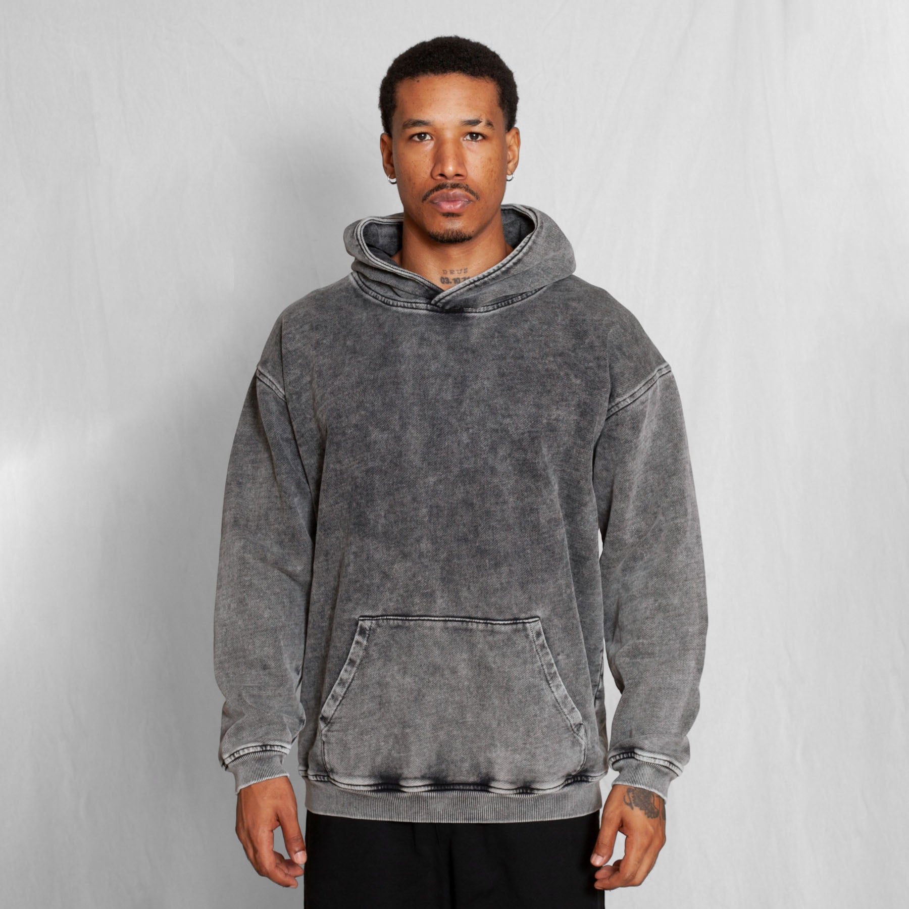 Buzo Hoodie Acid wash Negro 400G