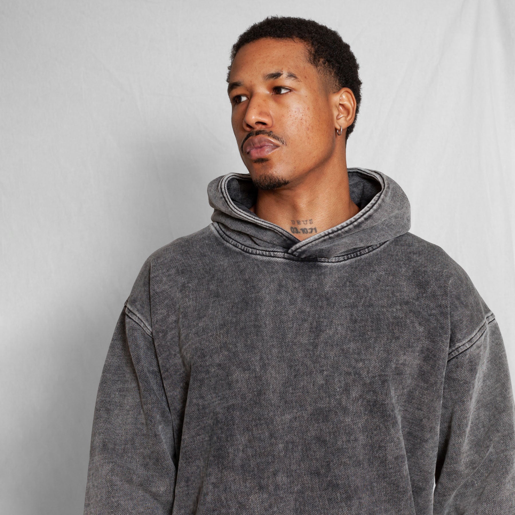 Buzo Hoodie Acid wash Negro 400G