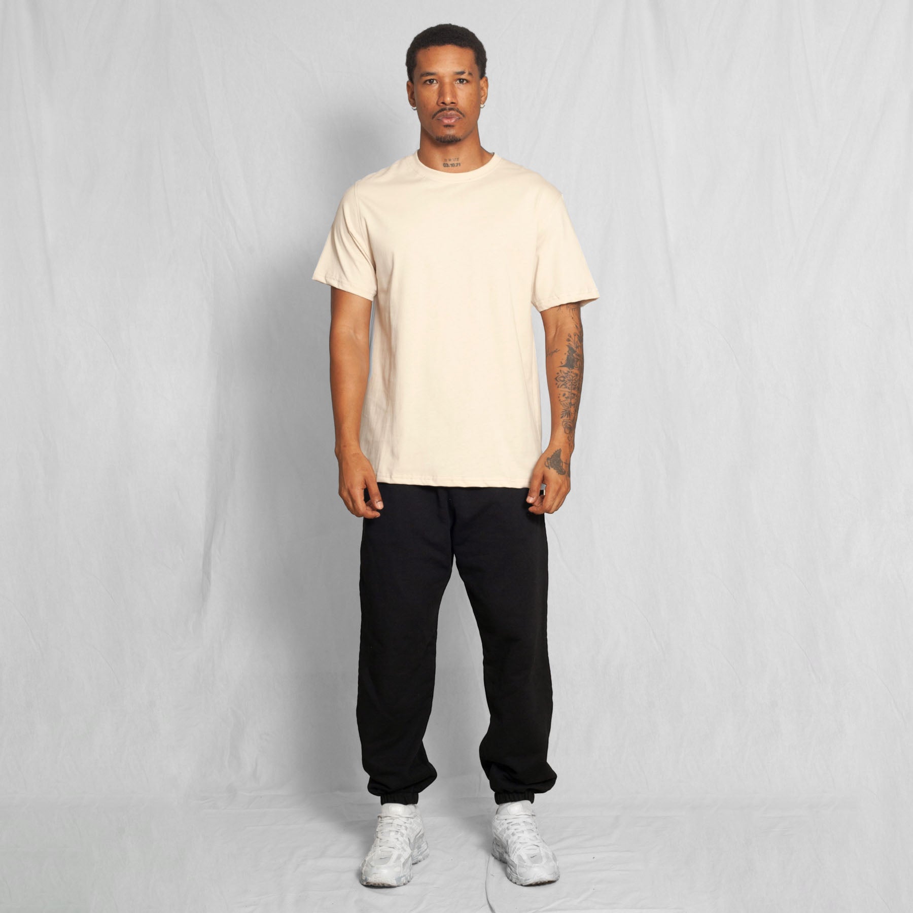Camiseta Regular Fit Beige 200G