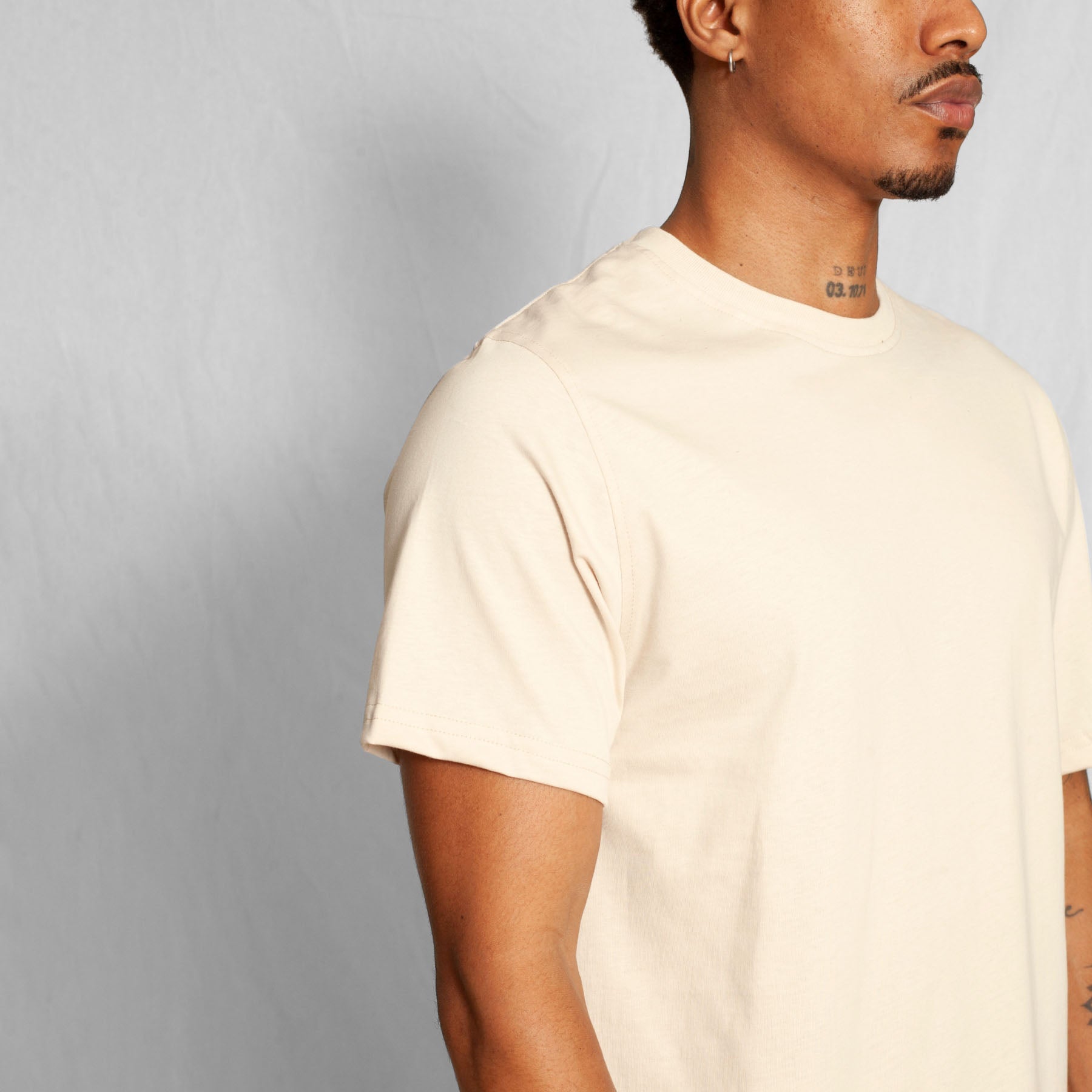 Camiseta Regular Fit Beige 200G