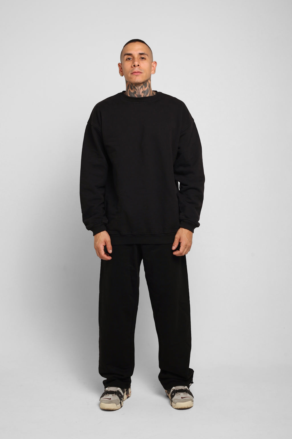 Buzo Crewneck Negro 400G