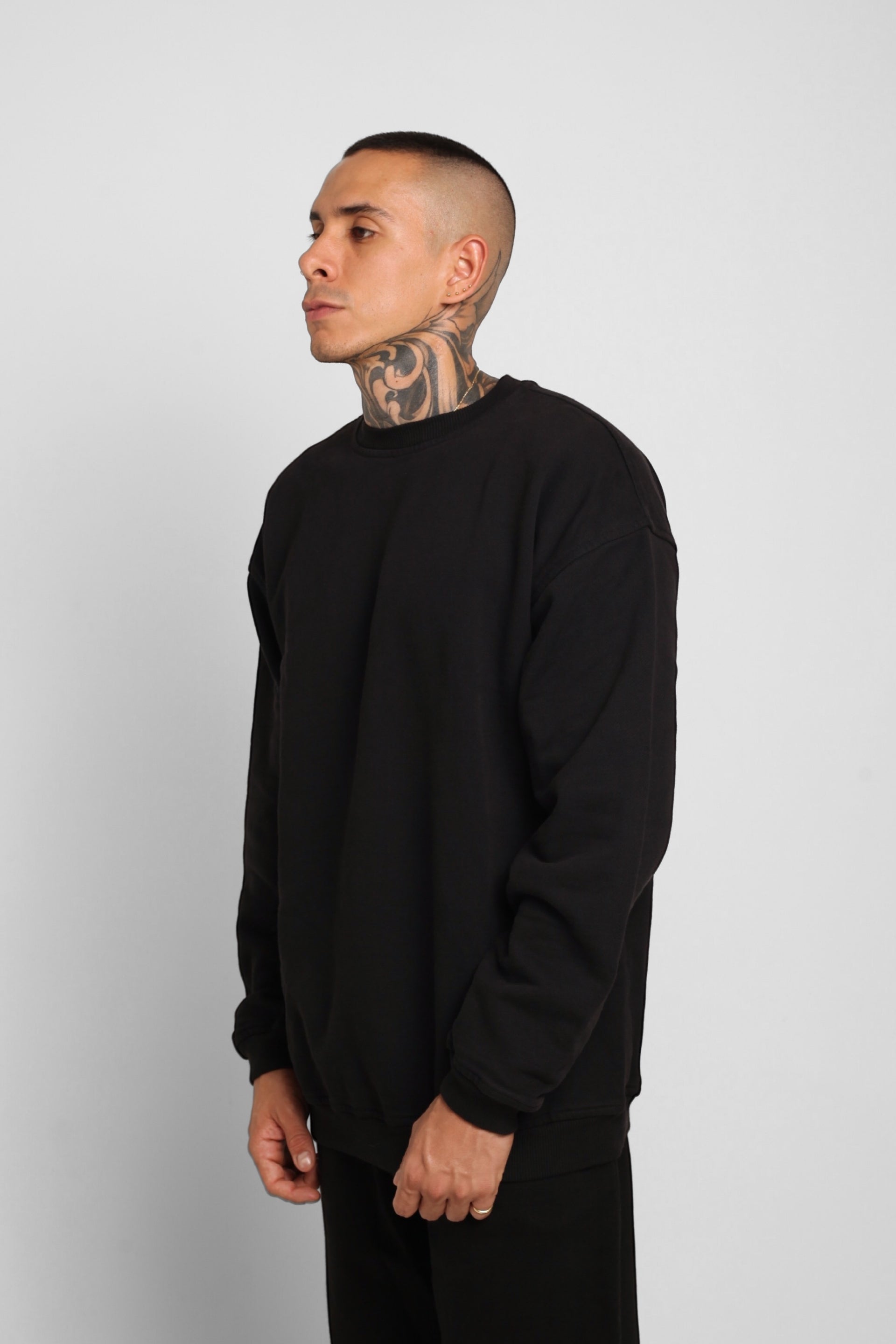 Buzo Crewneck Negro 400G