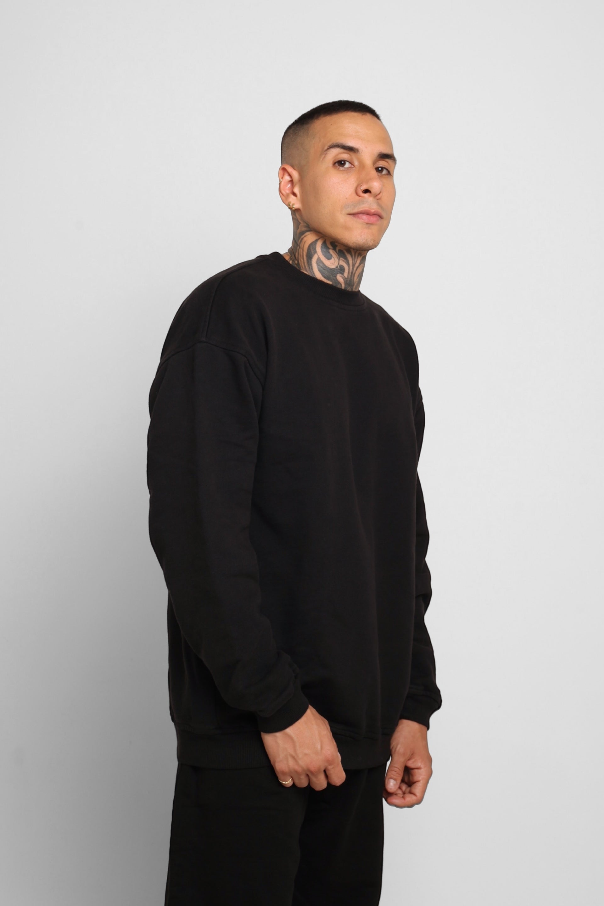Buzo Crewneck Negro 400G