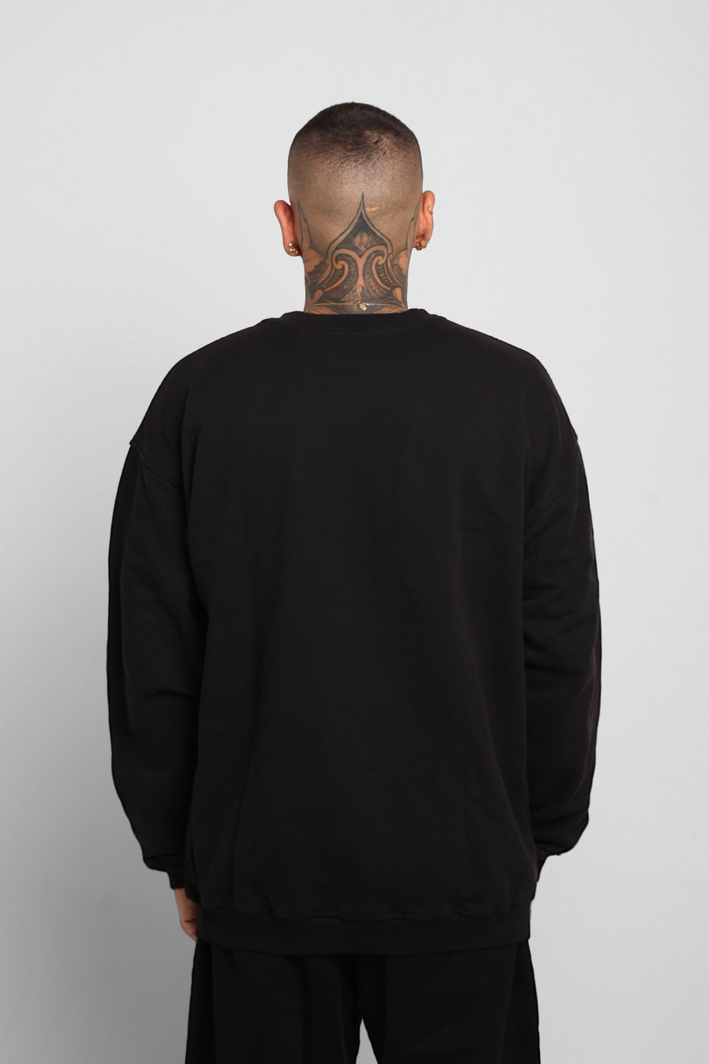 Buzo Crewneck Negro 400G