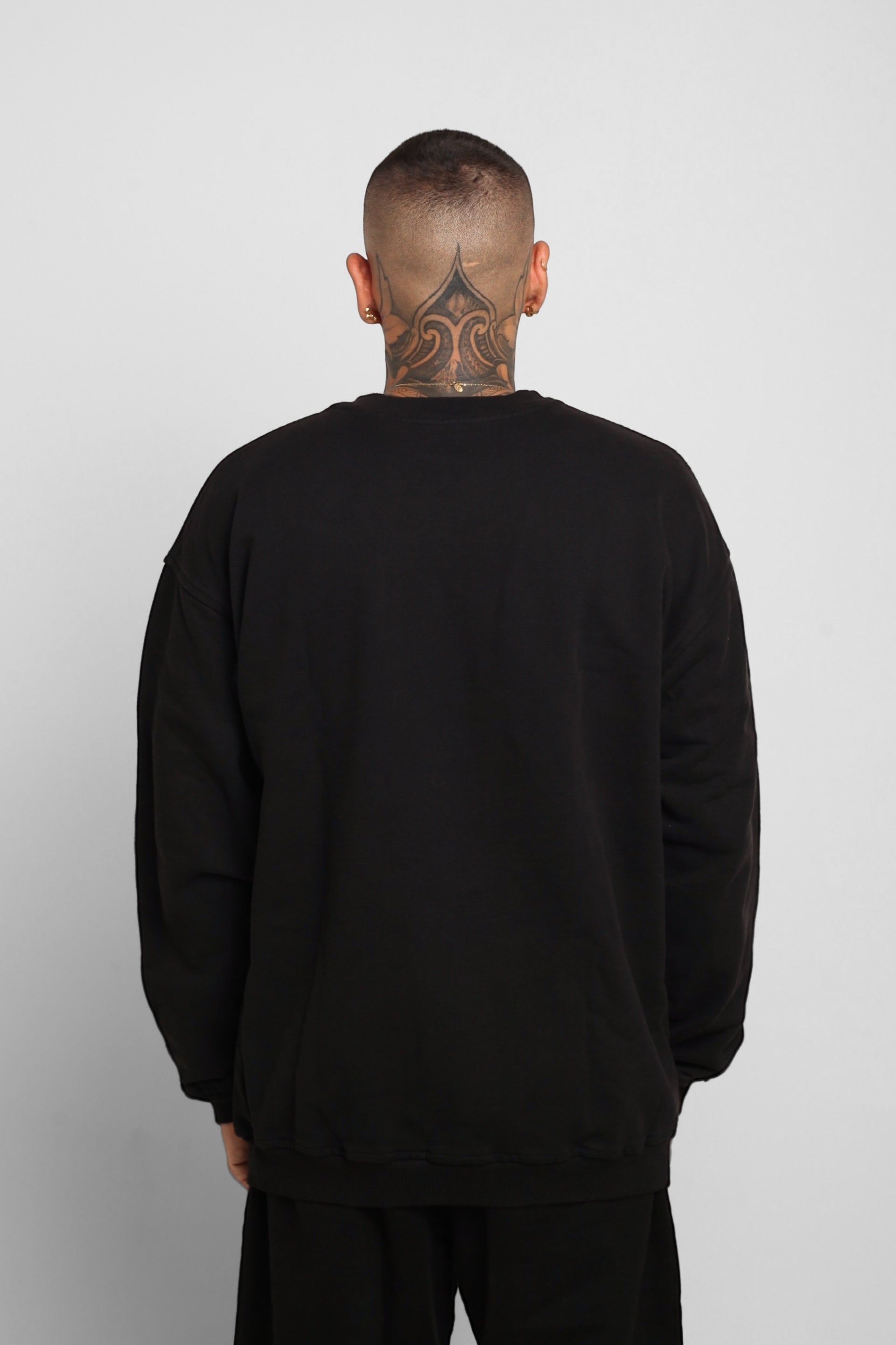 Buzo Crewneck Negro 400G