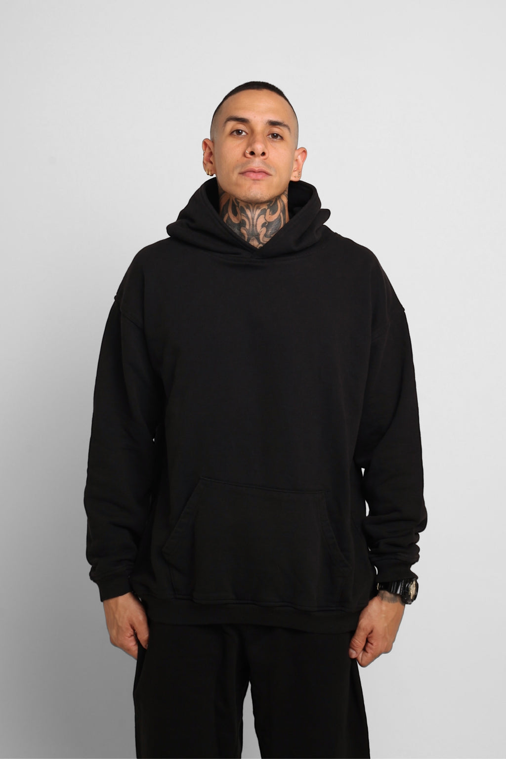 Buzo Hoodie Negro 400G