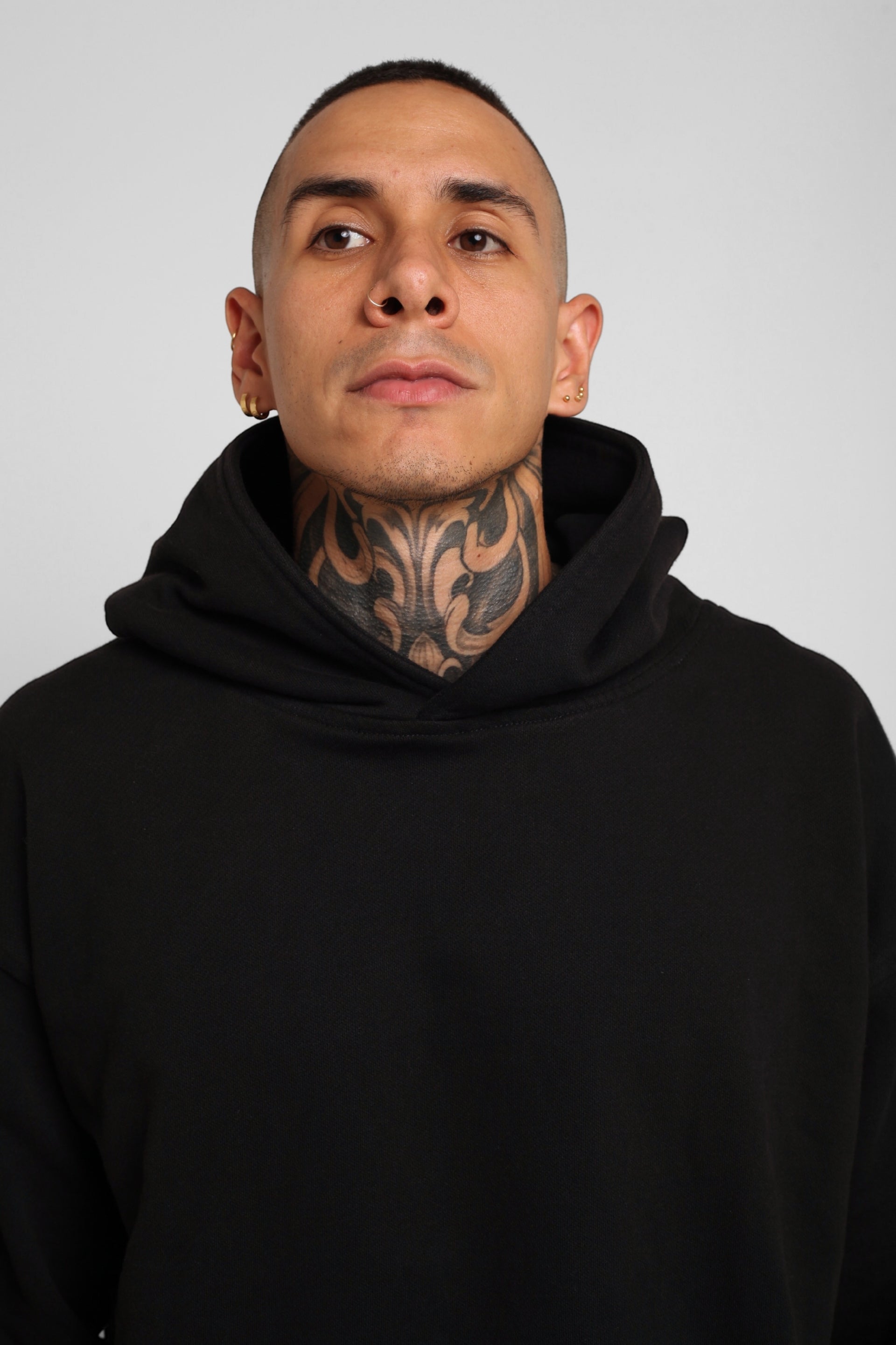 Buzo Hoodie Negro 400G