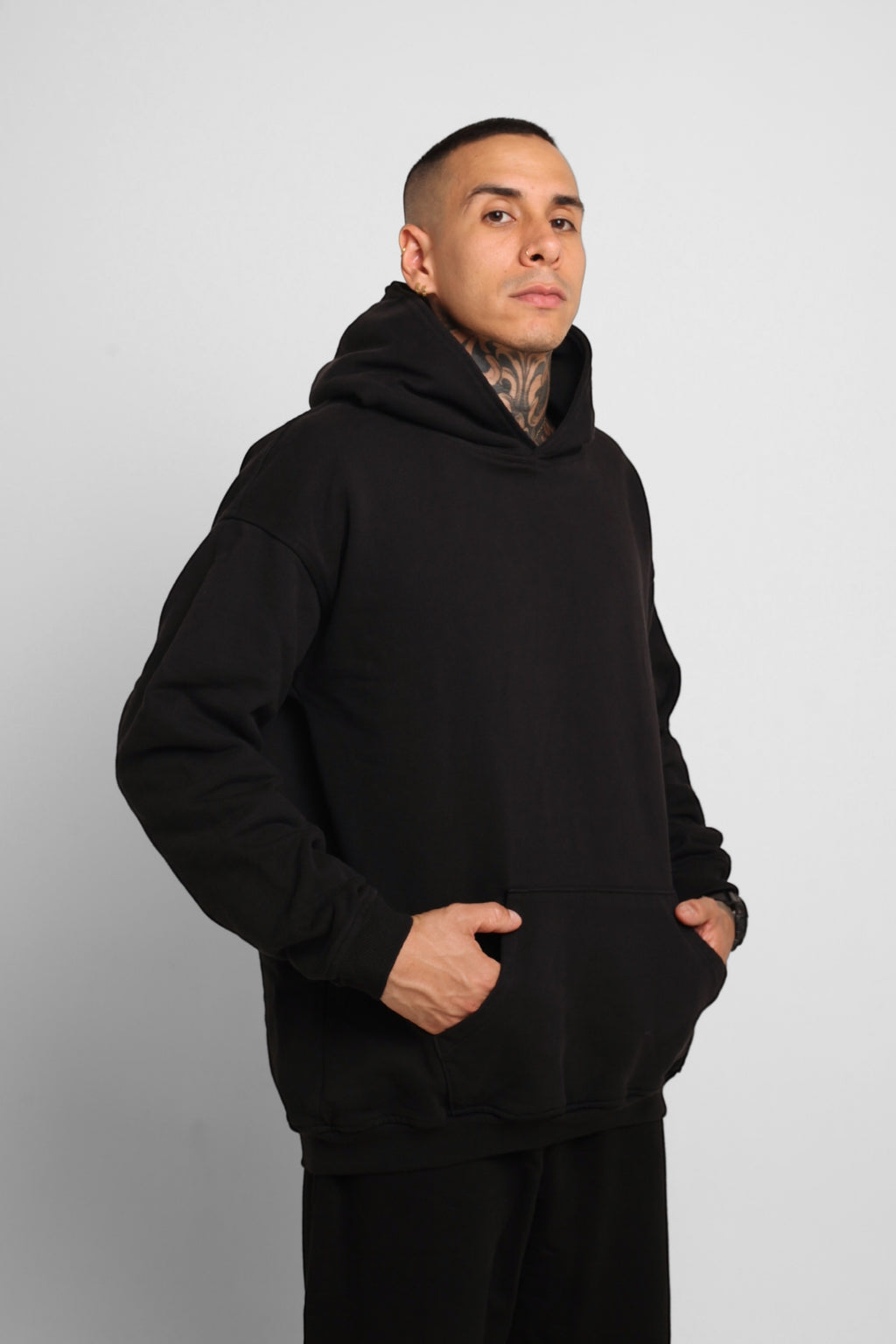 Buzo Hoodie Negro 400G