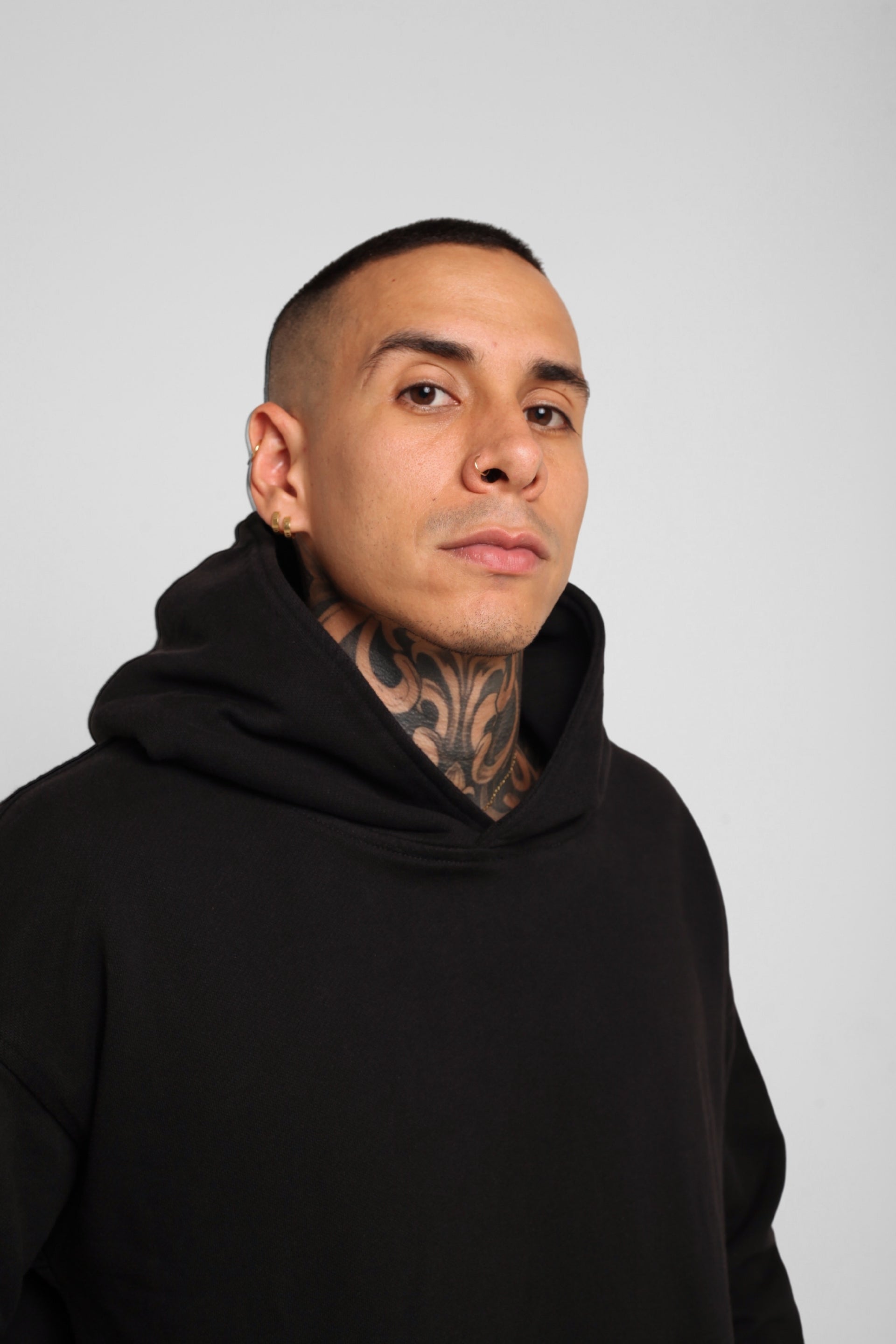 Buzo Hoodie Negro 400G