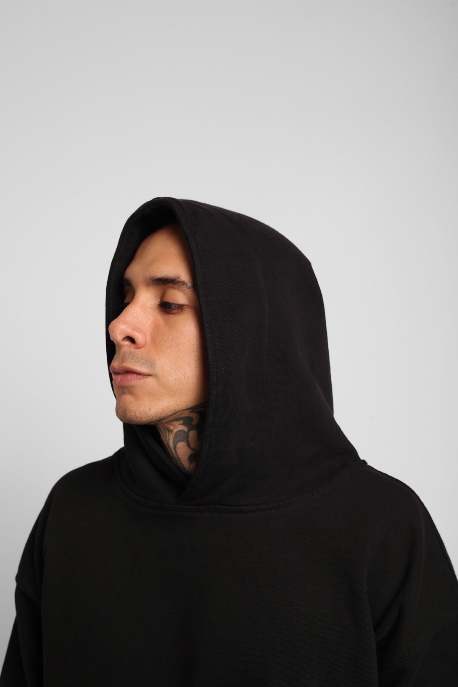 Buzo Hoodie Negro 400G