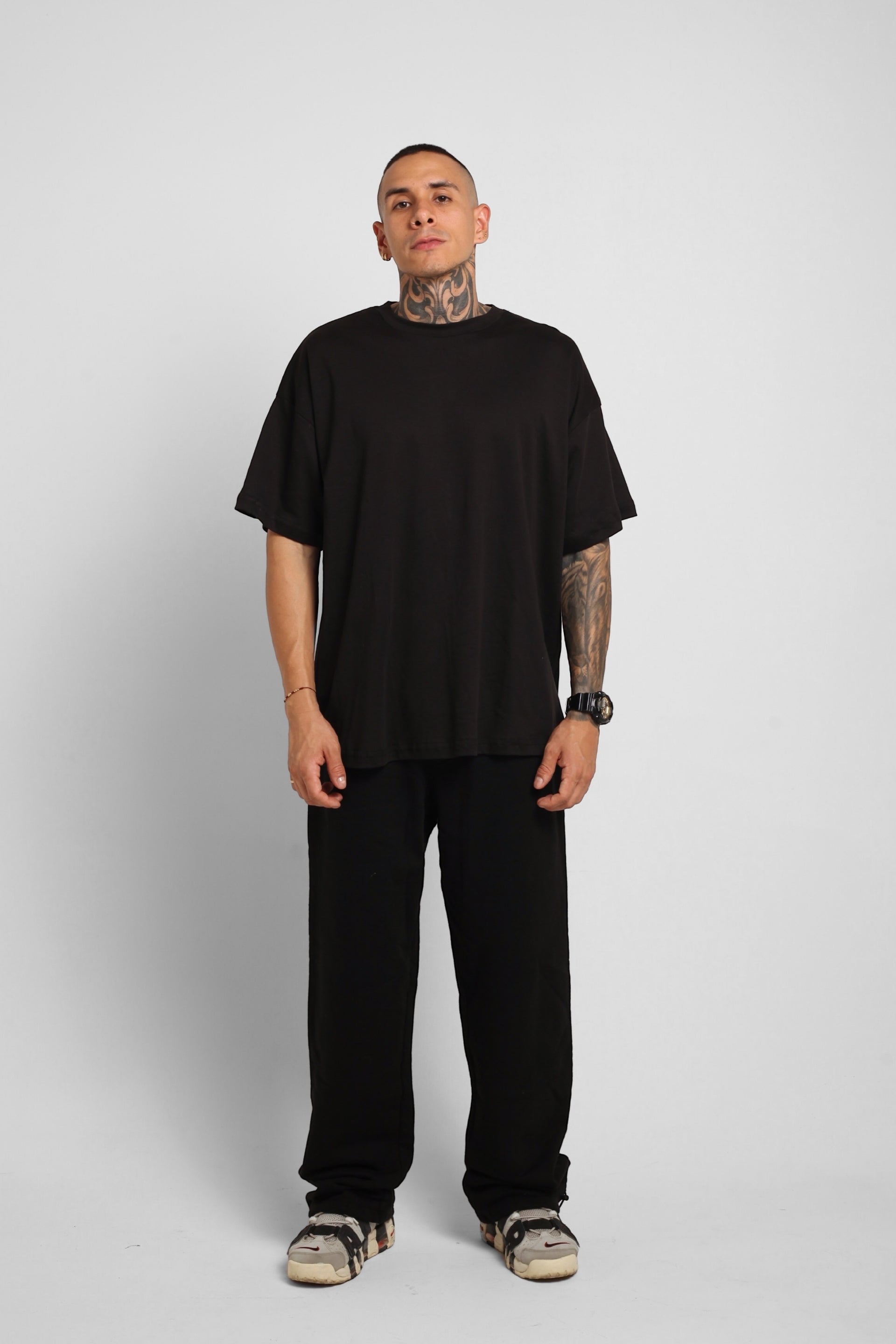 Camiseta Oversize Negra 190G