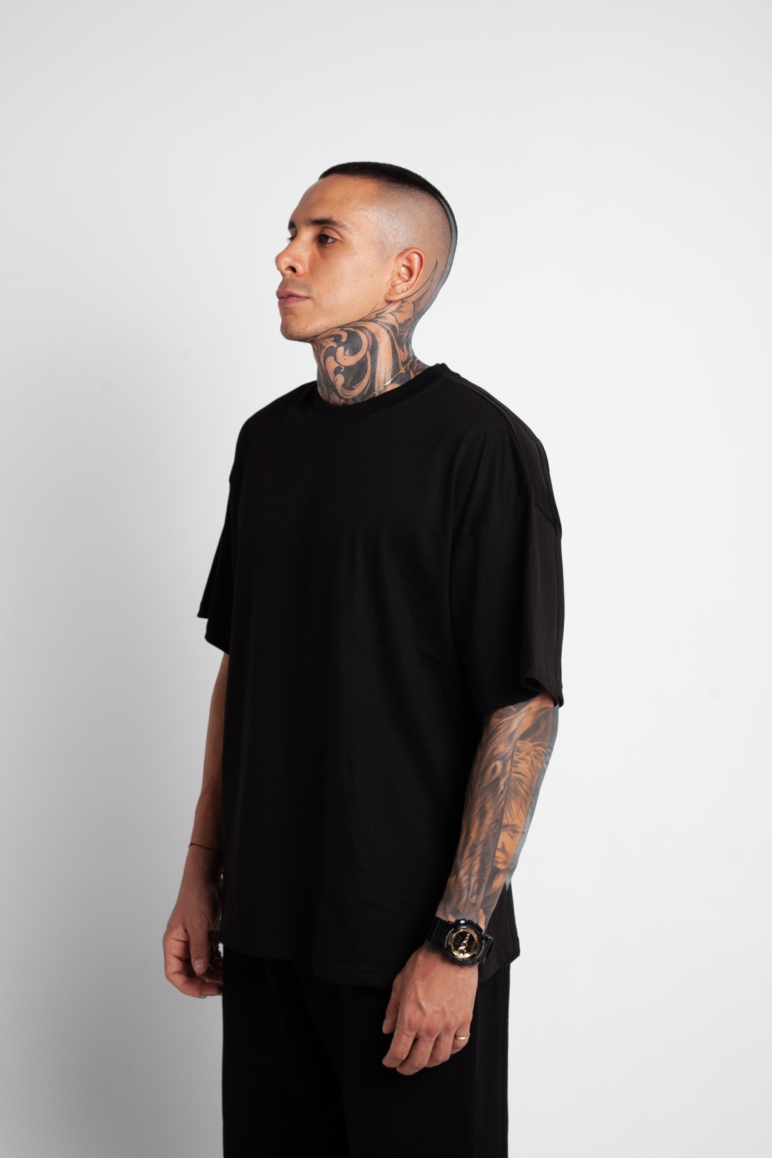 Camiseta Regular Fit Negra 200G
